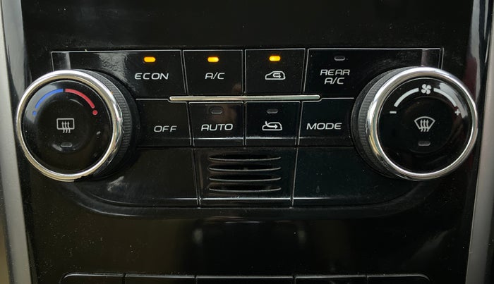 2019 Mahindra XUV500 W7 FWD, Diesel, Manual, 57,949 km, Automatic Climate Control