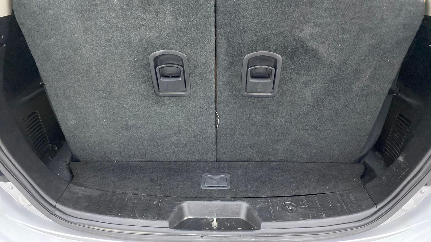 2019 Mahindra XUV500 W7 FWD, Diesel, Manual, 57,949 km, Boot Inside