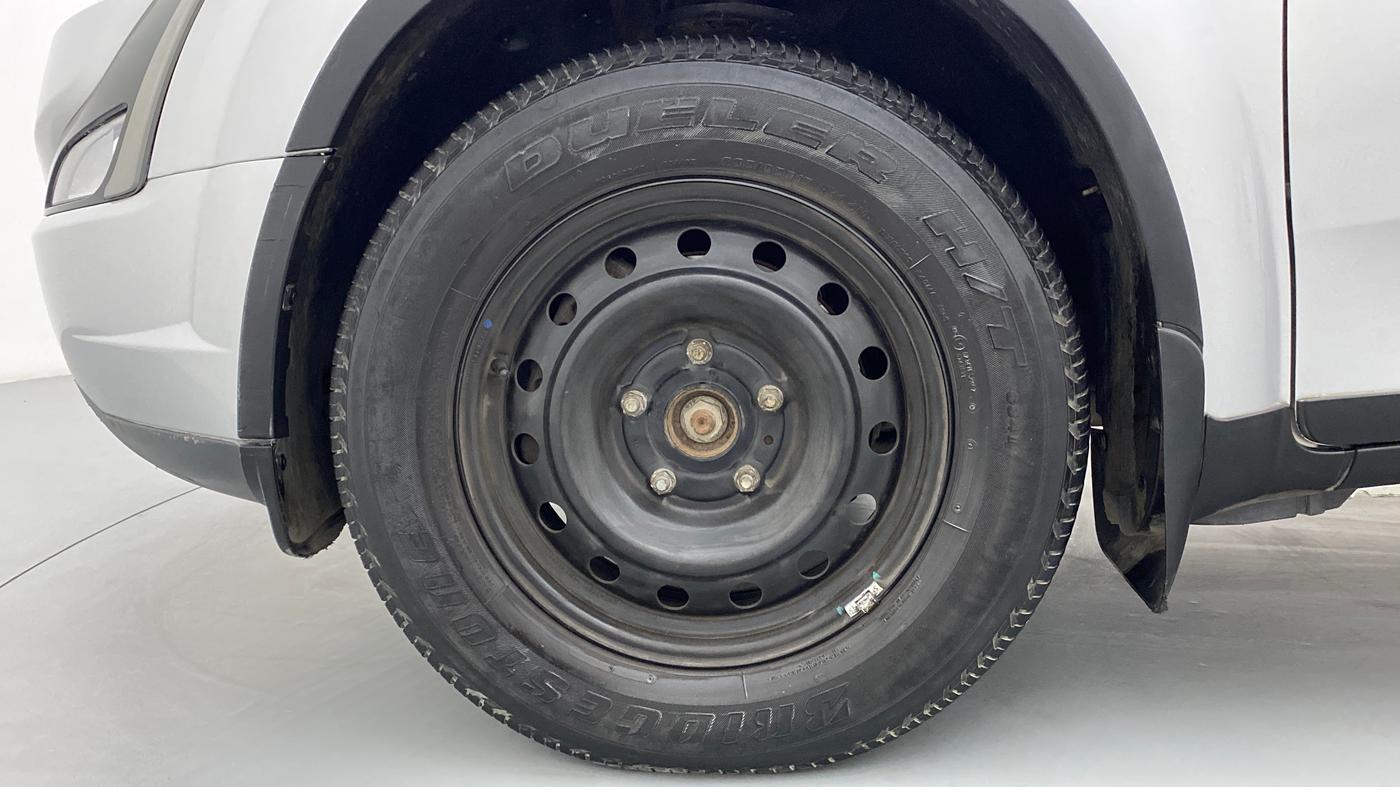 2019 Mahindra XUV500 W7 FWD, Diesel, Manual, 57,949 km, Left Front Wheel