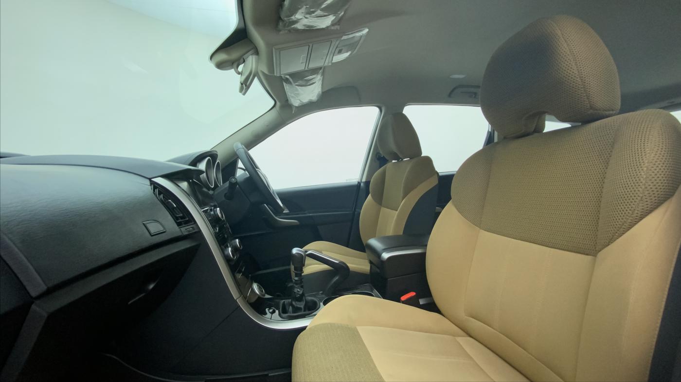 2019 Mahindra XUV500 W7 FWD, Diesel, Manual, 57,949 km, Right Side Front Door Cabin