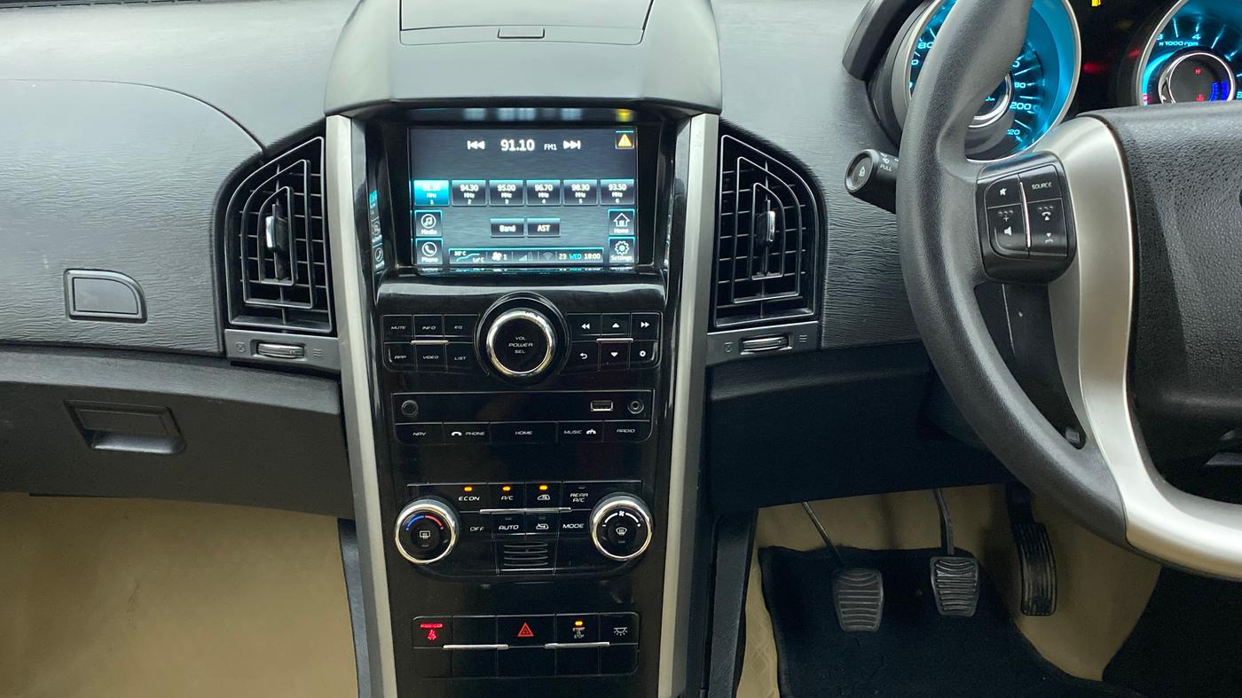 2019 Mahindra XUV500 W7 FWD, Diesel, Manual, 57,949 km, Air Conditioner