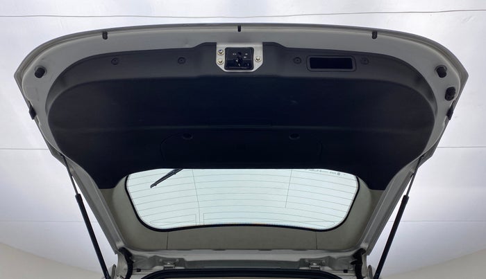 2019 Mahindra XUV500 W7 FWD, Diesel, Manual, 57,949 km, Boot Door Open
