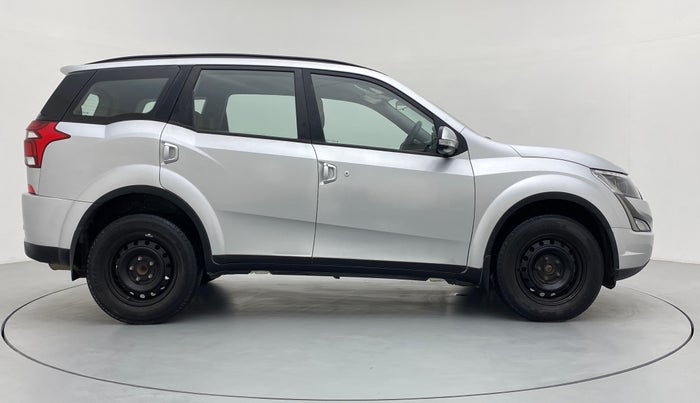 2019 Mahindra XUV500 W7 FWD, Diesel, Manual, 57,949 km, Right Side