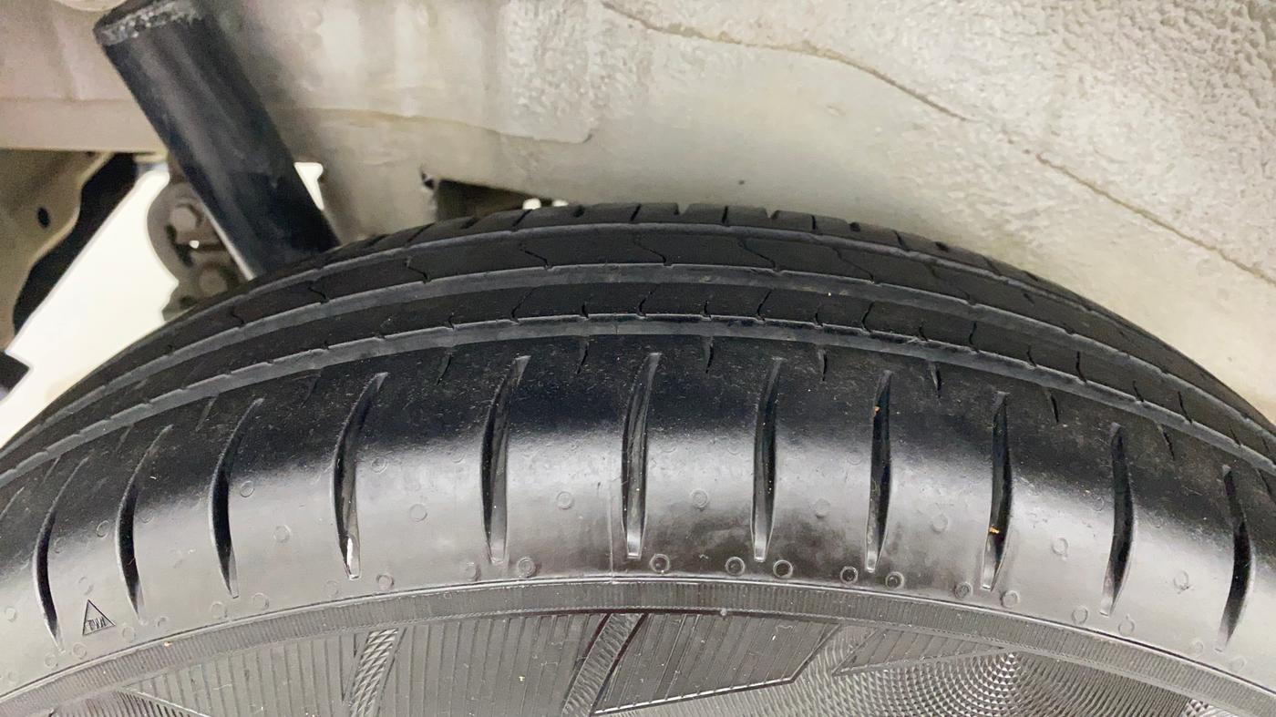 2013 Maruti Wagon R 1.0 LXI, Petrol, Manual, 45,746 km, Right Rear Tyre Tread
