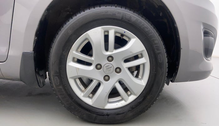 2013 Maruti Swift Dzire ZXI 1.2 BS IV, Petrol, Manual, 27,191 km, Right Front Wheel