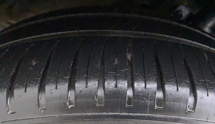 2013 Maruti Swift Dzire ZXI 1.2 BS IV, Petrol, Manual, 27,191 km, Left Front Tyre Tread