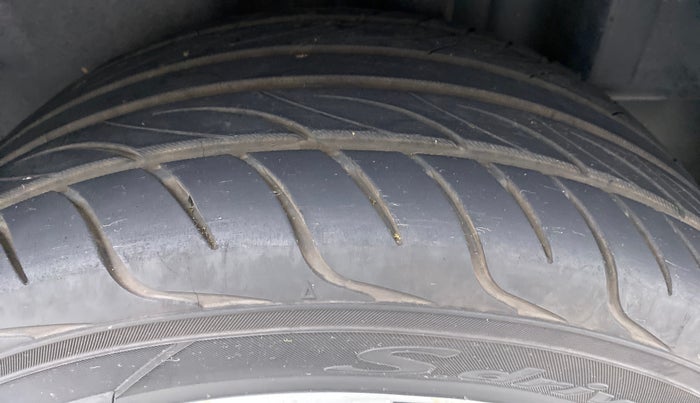 2016 Skoda Rapid 1.5 TDI AT AMBITION, Diesel, Automatic, 62,015 km, Left Rear Tyre Tread