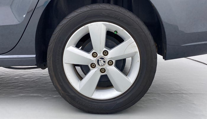 2016 Skoda Rapid 1.5 TDI AT AMBITION, Diesel, Automatic, 62,015 km, Left Rear Wheel