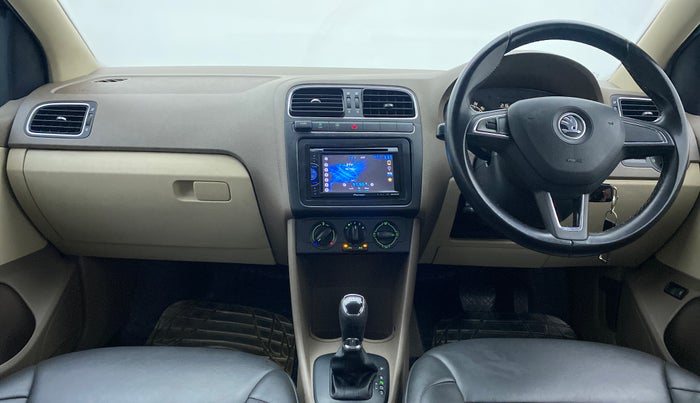 2016 Skoda Rapid 1.5 TDI AT AMBITION, Diesel, Automatic, 62,015 km, Dashboard