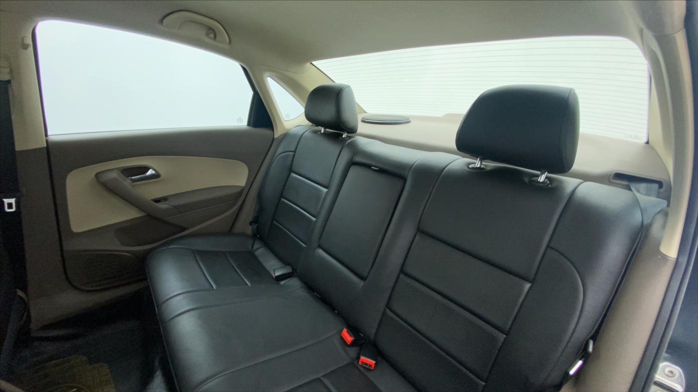 2016 Skoda Rapid 1.5 TDI AT AMBITION, Diesel, Automatic, 62,015 km, Right Side Rear Door Cabin
