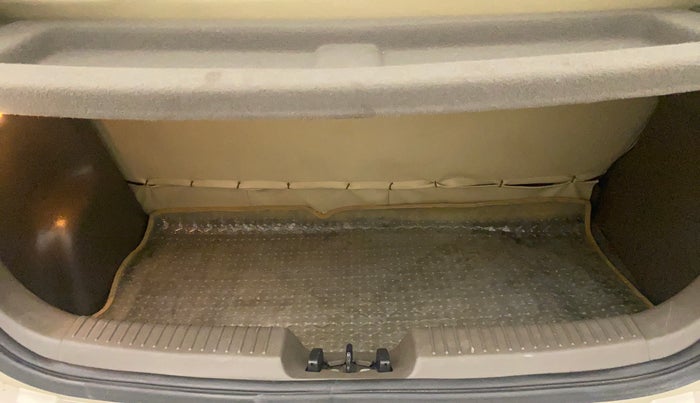 2013 Hyundai i10 SPORTZ 1.2, Petrol, Manual, 32,072 km, Boot Inside