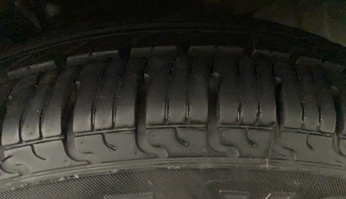 2013 Hyundai i10 SPORTZ 1.2, Petrol, Manual, 32,072 km, Left Rear Tyre Tread