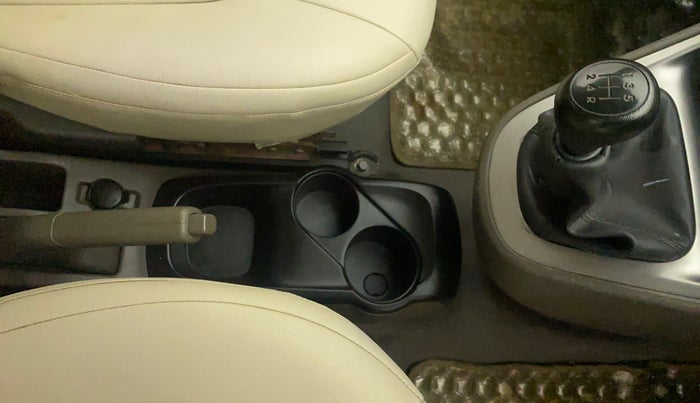 2013 Hyundai i10 SPORTZ 1.2, Petrol, Manual, 32,072 km, Gear Lever