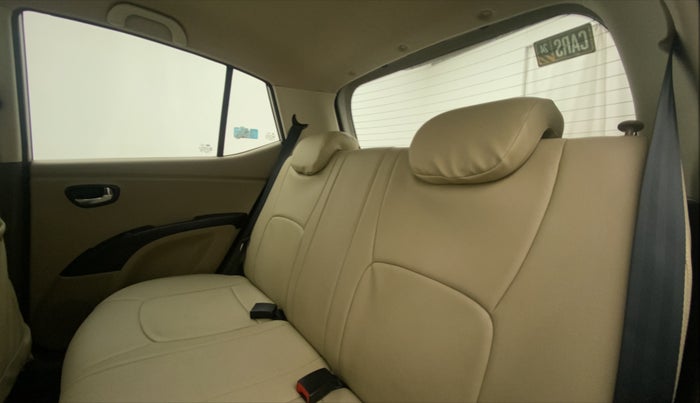 2013 Hyundai i10 SPORTZ 1.2, Petrol, Manual, 32,072 km, Right Side Rear Door Cabin