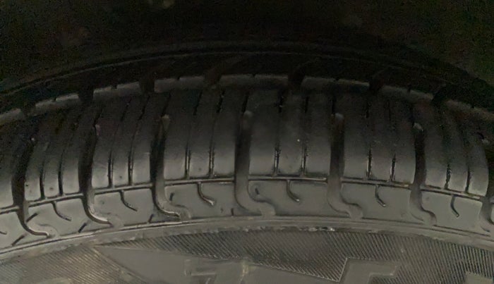 2013 Hyundai i10 SPORTZ 1.2, Petrol, Manual, 32,072 km, Left Front Tyre Tread