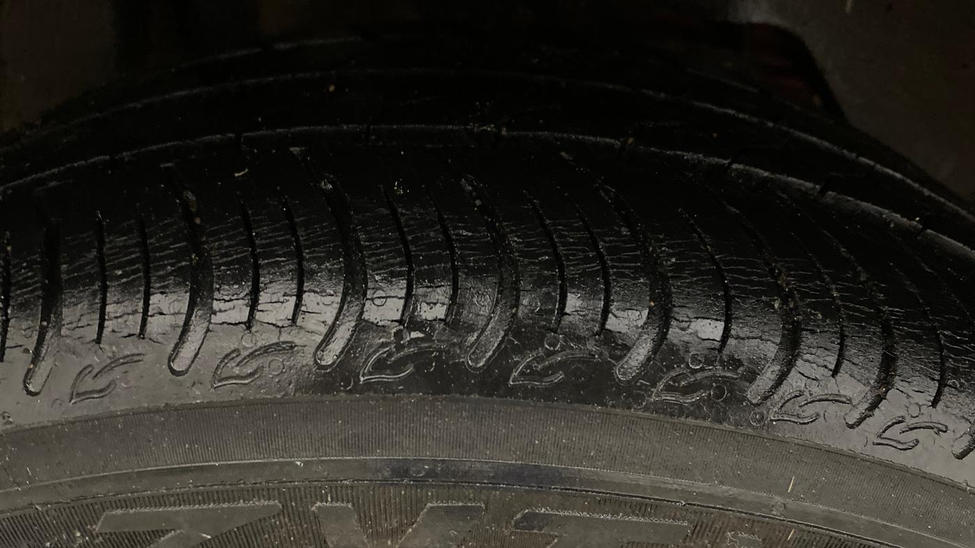 2019 Ford New Figo TITANIUM 1.2 PETROL MT, Petrol, Manual, 39,897 km, Right Rear Tyre Tread
