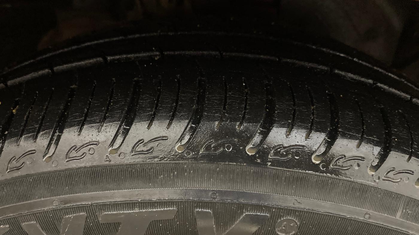 2019 Ford New Figo TITANIUM 1.2 PETROL MT, Petrol, Manual, 39,897 km, Right Front Tyre Tread