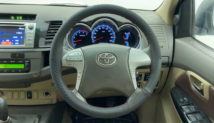 2013 Toyota Fortuner 3.0 MT 4X2, Diesel, Manual, 1,17,736 km, Steering Wheel Close Up