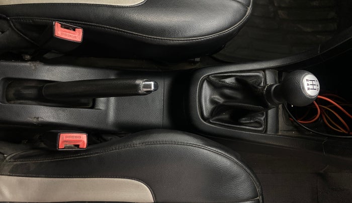 2013 Maruti Swift VDI, Diesel, Manual, 1,38,494 km, Gear Lever