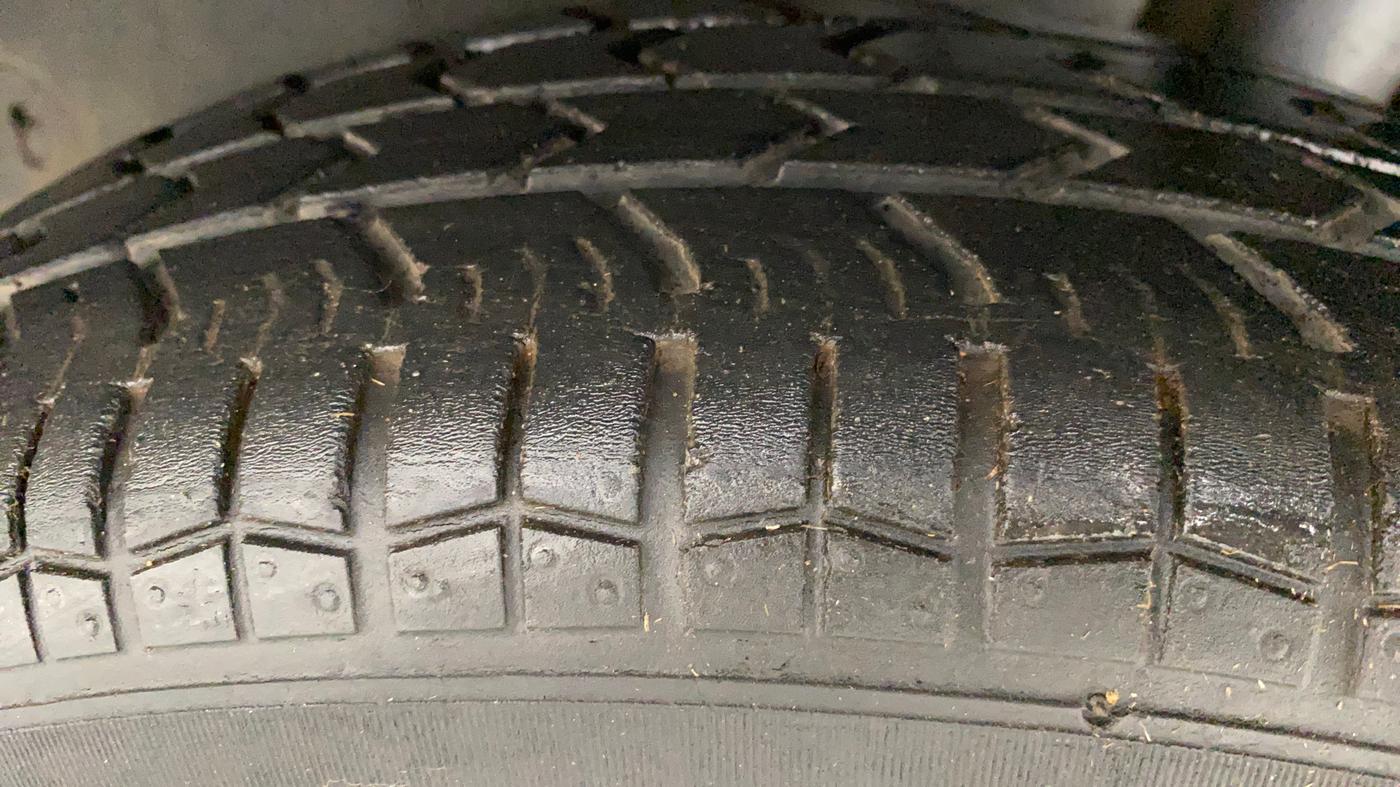2017 Maruti Swift VXI, Petrol, Manual, 52,977 km, Left Rear Tyre Tread