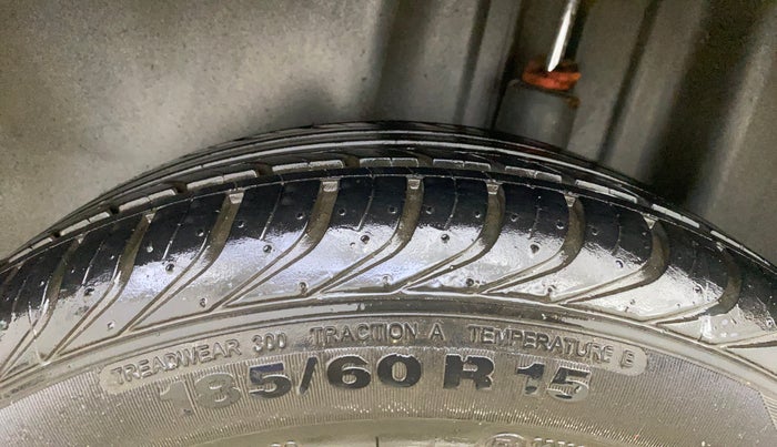 2013 Skoda Rapid ELEGANCE 1.6 MPI MT, Petrol, Manual, 11,245 km, Left Rear Tyre Tread