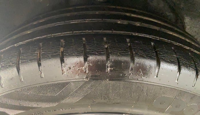 2022 Tata ALTROZ XZ PLUS DIESEL, Diesel, Manual, 60,339 km, Right Rear Tyre Tread