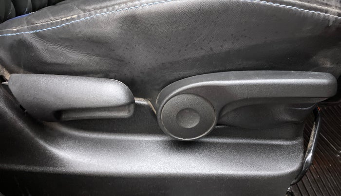 2018 Maruti Vitara Brezza ZDI, Diesel, Manual, 45,394 km, Driver Side Adjustment Panel