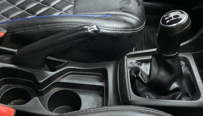 2018 Maruti Vitara Brezza ZDI, Diesel, Manual, 45,394 km, Gear Lever