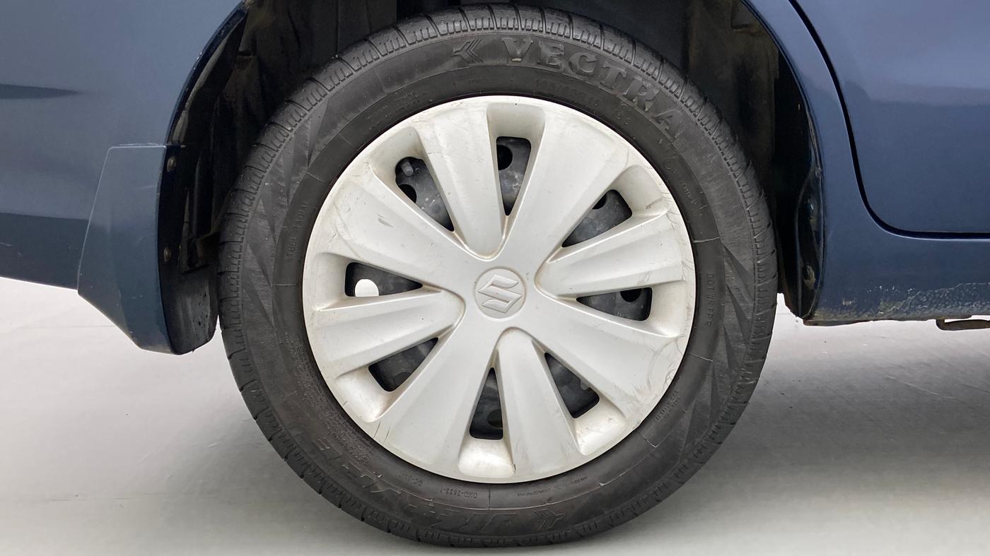 2017 Maruti Ertiga VXI ABS, Petrol, Manual, 53,398 km, Right Rear Wheel