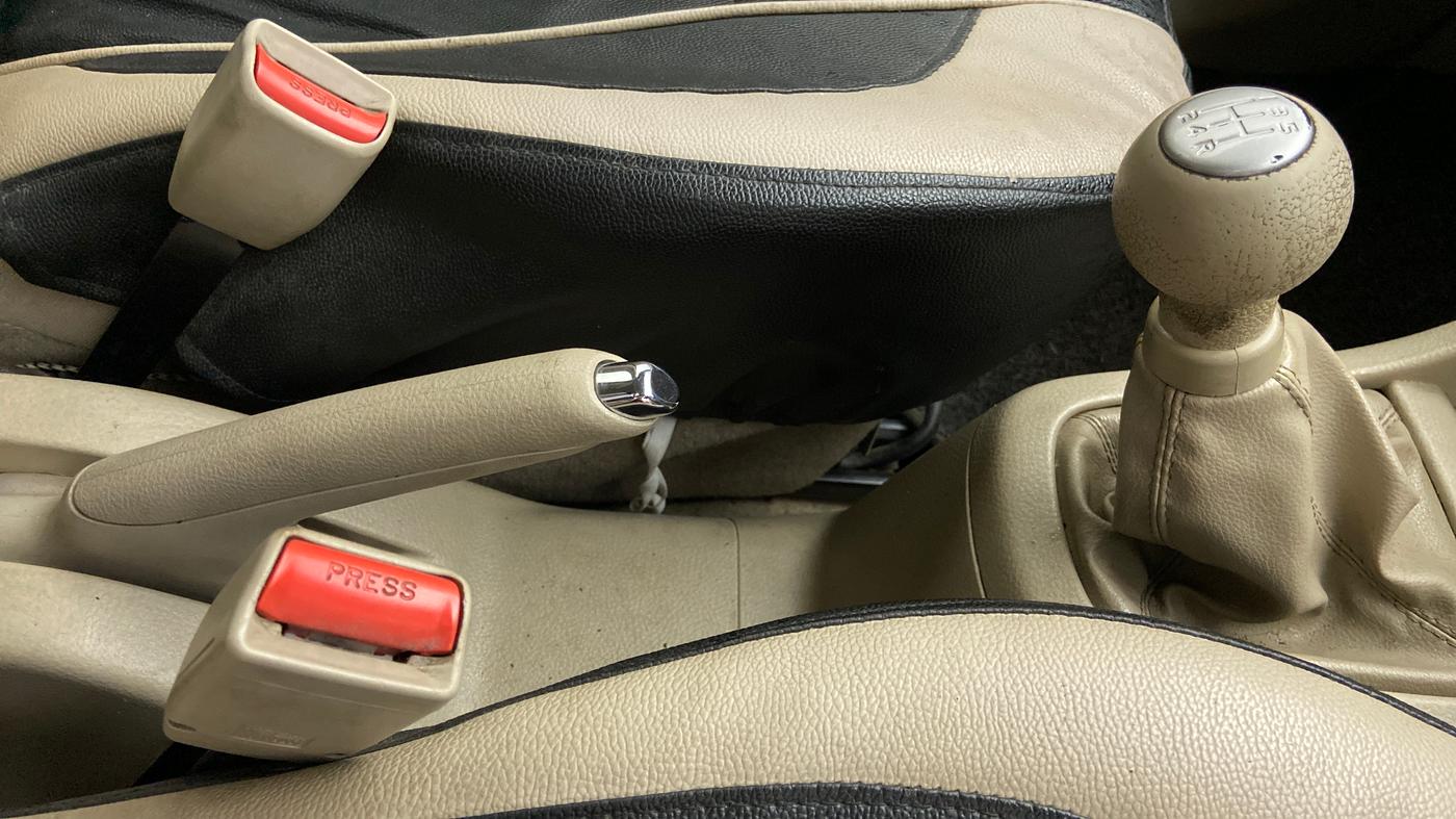 2017 Maruti Ertiga VXI ABS, Petrol, Manual, 53,398 km, Gear Lever