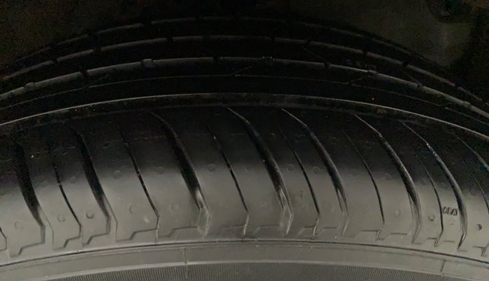 2018 Honda BR-V 1.5L I-VTEC VX, Petrol, Manual, 1,06,523 km, Right Front Tyre Tread