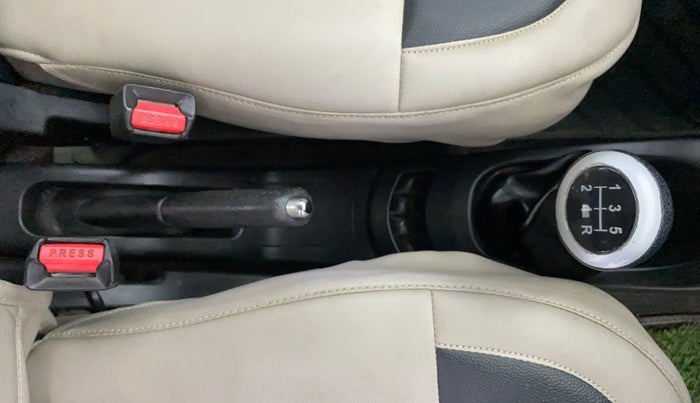 2016 Maruti Wagon R 1.0 VXI, Petrol, Manual, 71,487 km, Gear Lever