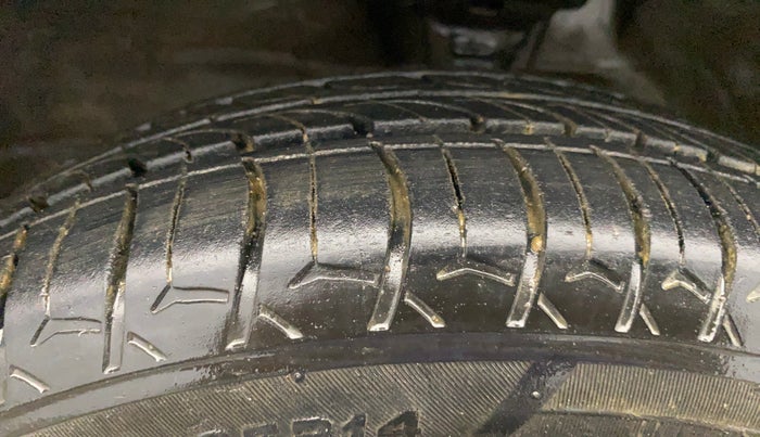 2016 Maruti Wagon R 1.0 VXI, Petrol, Manual, 71,487 km, Left Front Tyre Tread