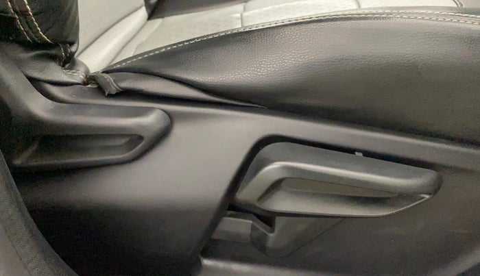 2022 Tata Tiago XZ PLUS CNG, CNG, Manual, 53,097 km, Driver Side Adjustment Panel
