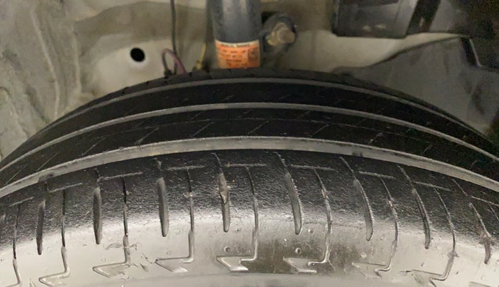 2019 Honda Amaze 1.2 EMT I VTEC, Petrol, Manual, 30,070 km, Right Front Tyre Tread