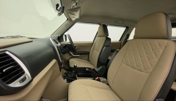 2017 Mahindra TUV300 T10 AMT DUAL TONE, Diesel, Automatic, 30,026 km, Right Side Front Door Cabin