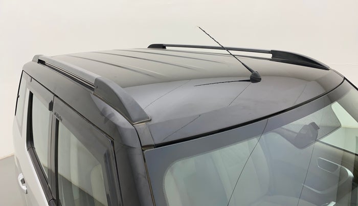 2017 Mahindra TUV300 T10 AMT DUAL TONE, Diesel, Automatic, 30,026 km, Roof