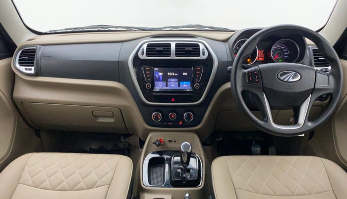 2017 Mahindra TUV300 T10 AMT DUAL TONE, Diesel, Automatic, 30,026 km, Dashboard