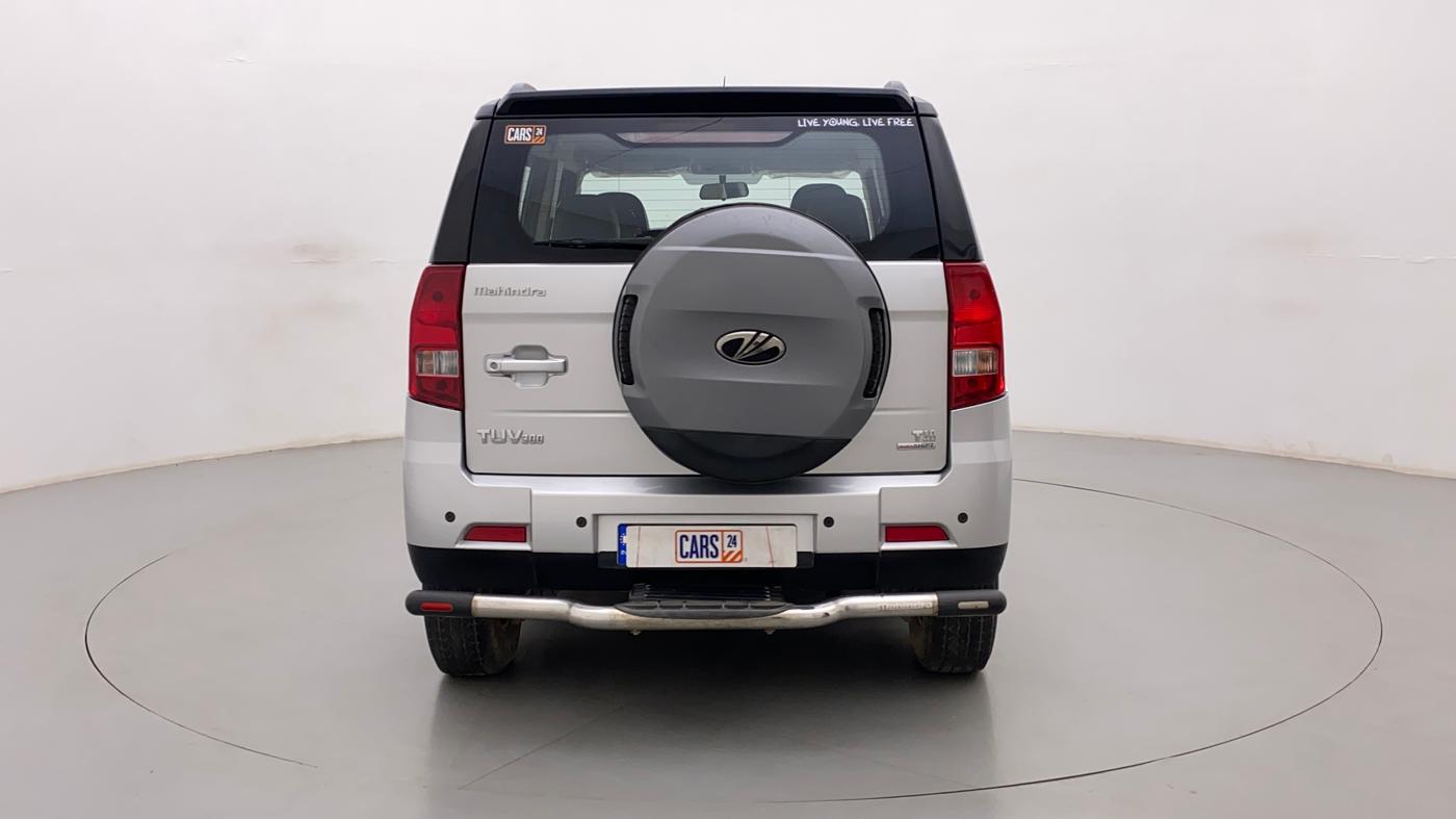 2017 Mahindra TUV300 T10 AMT DUAL TONE, Diesel, Automatic, 30,026 km, Back/Rear