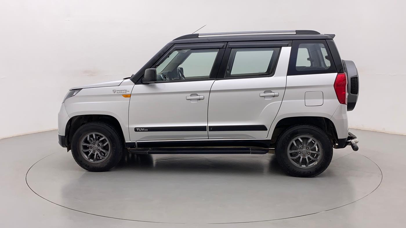 2017 Mahindra TUV300 T10 AMT DUAL TONE, Diesel, Automatic, 30,026 km, Left Side