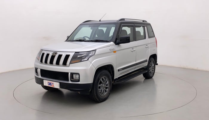 2017 Mahindra TUV300 T10 AMT DUAL TONE, Diesel, Automatic, 30,026 km, Left Front Diagonal