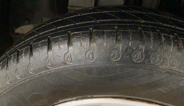 2020 Renault Kwid RXL, Petrol, Manual, 21,303 km, Left Front Tyre Tread