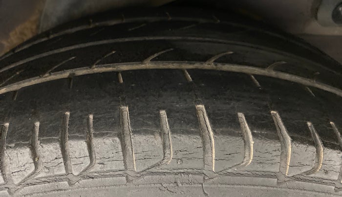 2013 Hyundai Verna FLUIDIC 1.6 CRDI SX OPT, Diesel, Manual, 85,018 km, Left Rear Tyre Tread