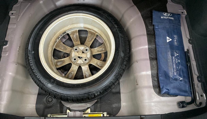 2013 Hyundai Verna FLUIDIC 1.6 CRDI SX OPT, Diesel, Manual, 85,018 km, Spare Tyre