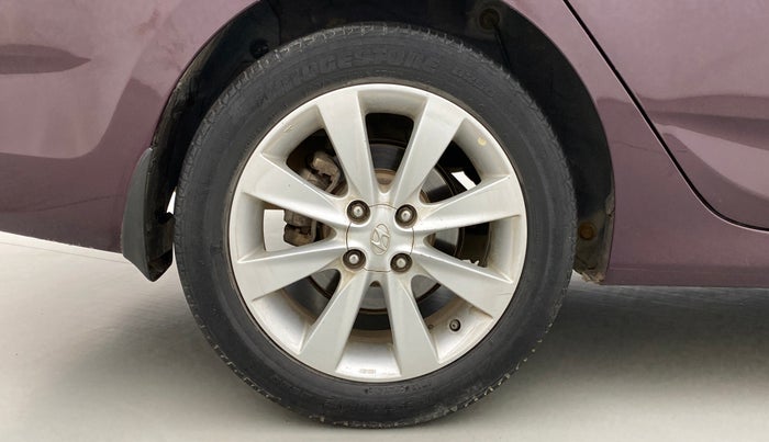 2013 Hyundai Verna FLUIDIC 1.6 CRDI SX OPT, Diesel, Manual, 85,018 km, Right Rear Wheel