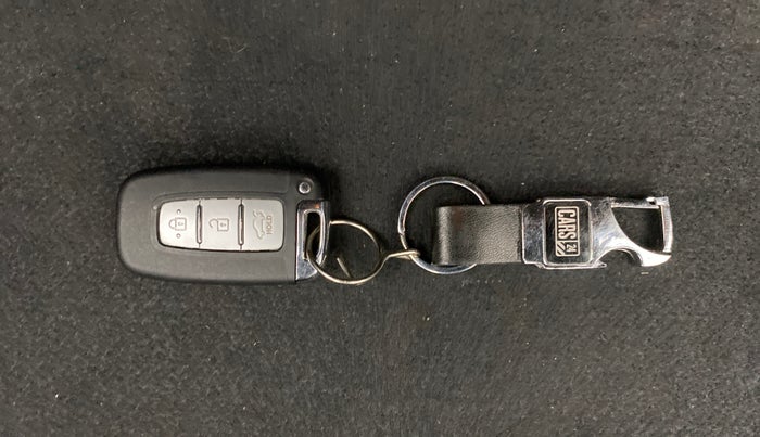 2013 Hyundai Verna FLUIDIC 1.6 CRDI SX OPT, Diesel, Manual, 85,018 km, Key Close Up