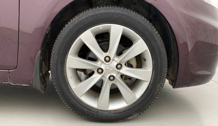 2013 Hyundai Verna FLUIDIC 1.6 CRDI SX OPT, Diesel, Manual, 85,018 km, Right Front Wheel