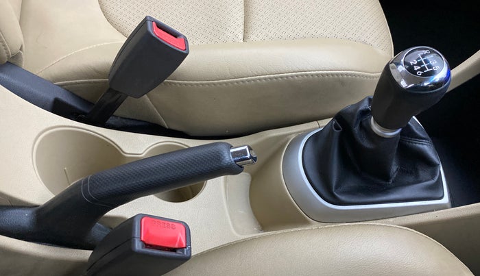 2013 Hyundai Verna FLUIDIC 1.6 CRDI SX OPT, Diesel, Manual, 85,018 km, Gear Lever