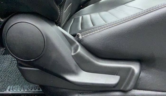 2018 Maruti IGNIS DELTA 1.2 K12, Petrol, Manual, 13,037 km, Driver Side Adjustment Panel