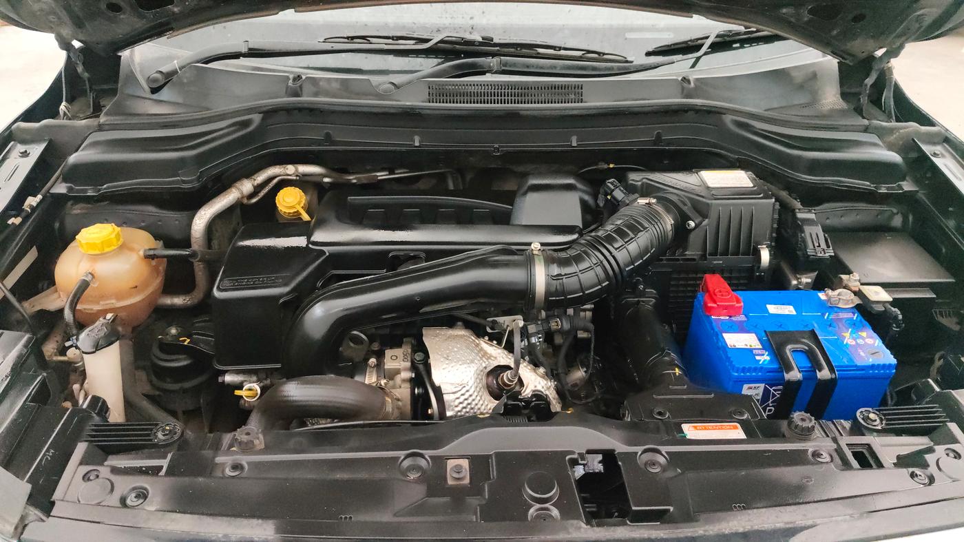 2022 Mahindra XUV300 W8 1.5 DIESEL, Diesel, Manual, 87,095 km, Engine View